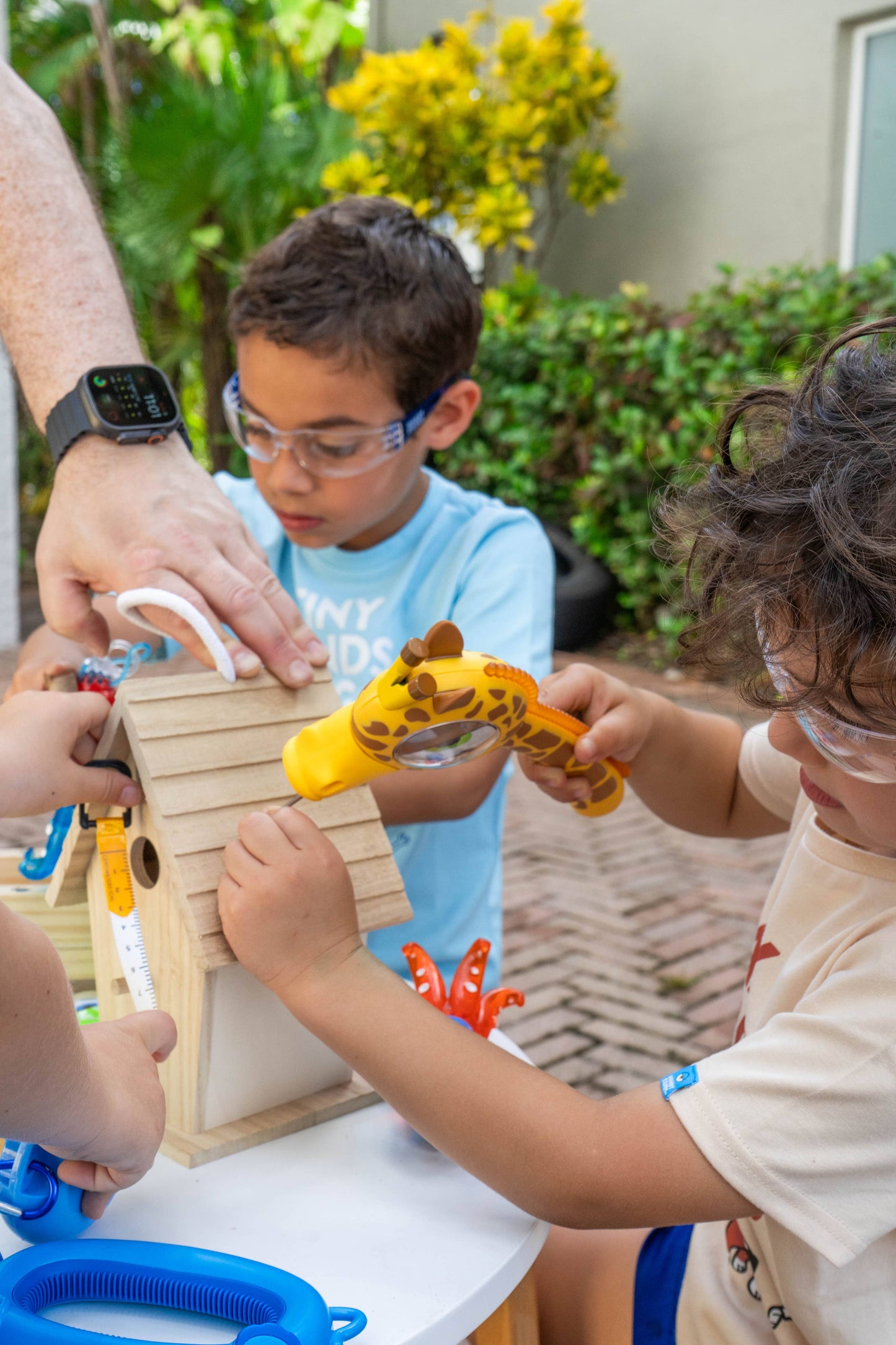 Handy Famm - Kid Safty Glasses Blue