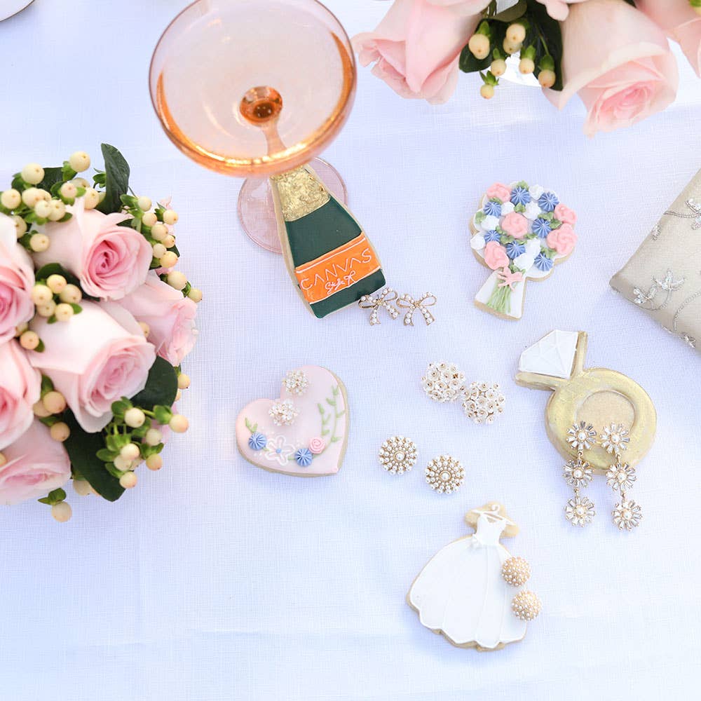 Kate Pearl Studded Stud Earrings in Ivory