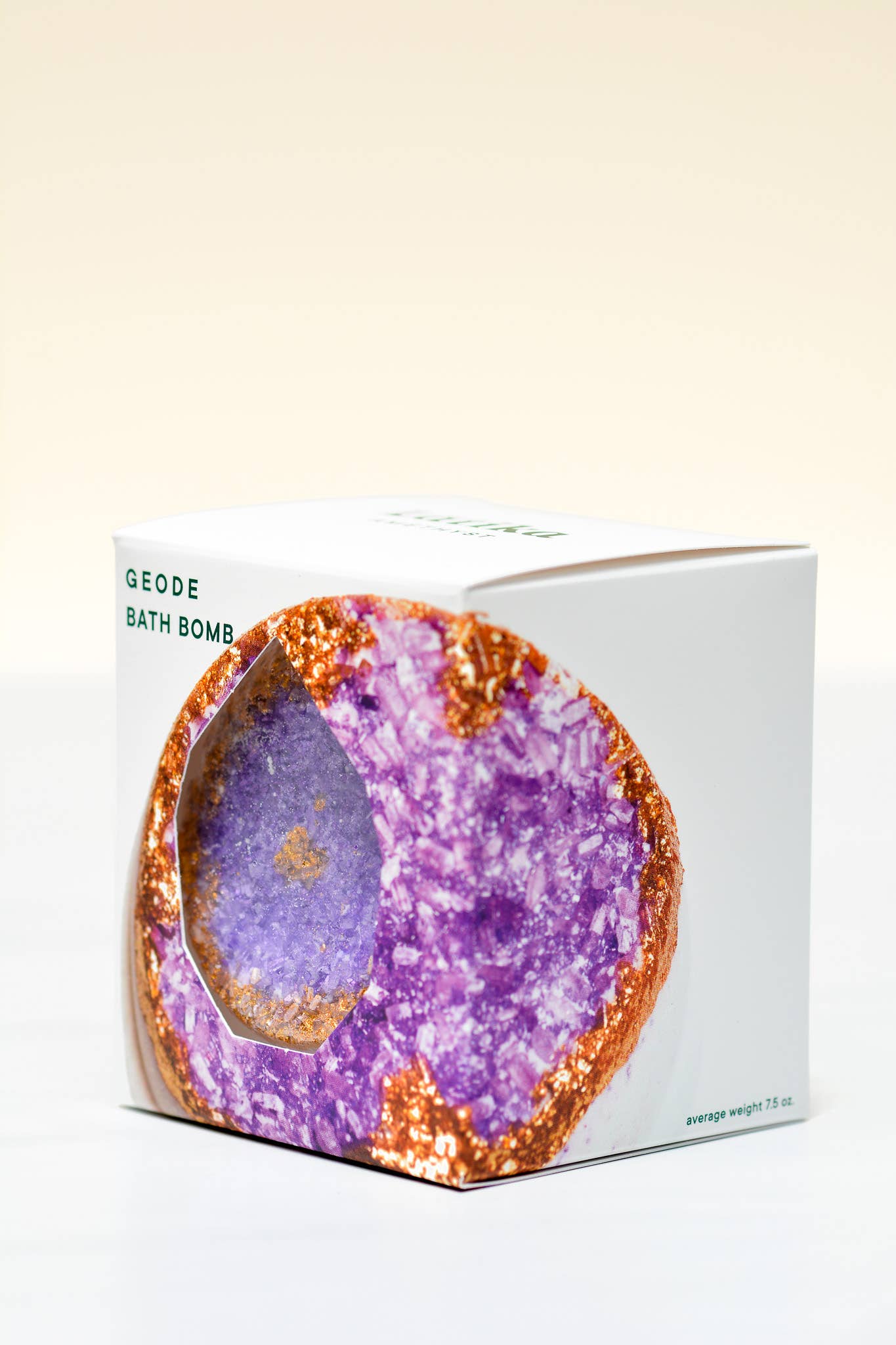 Latika Beauty - Crystal bath bomb 🌸 Wellness gift - Geode - Amethyst 💎