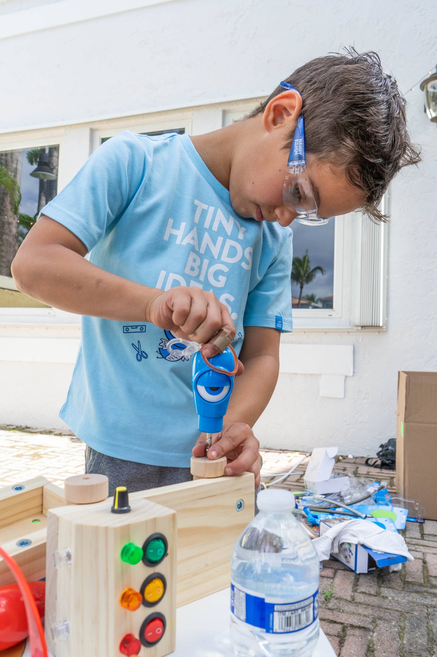 Handy Famm - Kid Safty Glasses Blue