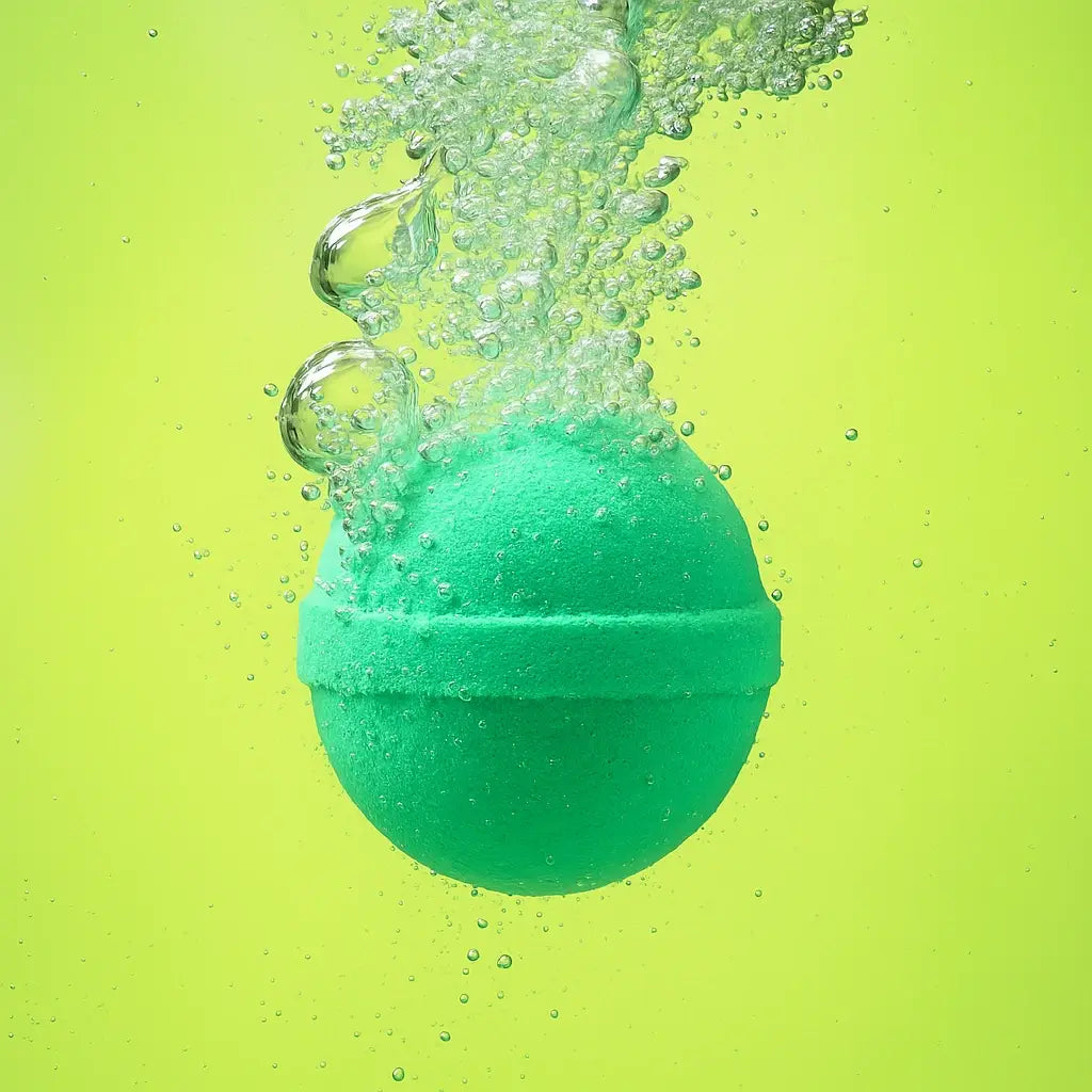 Latika Beauty - Nutcracker 🍭 Bath Bomb