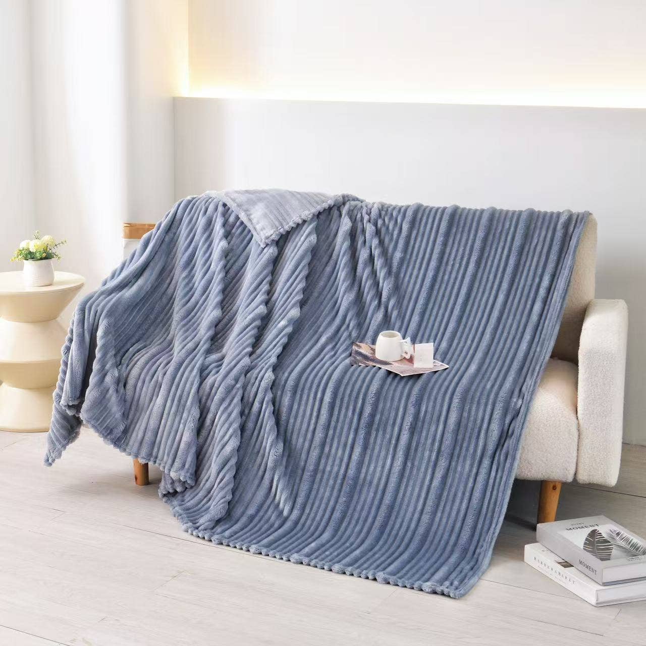FLUFFERY - Plush Flunnel Throw – Ultra Soft Ribbed Blanket Texture