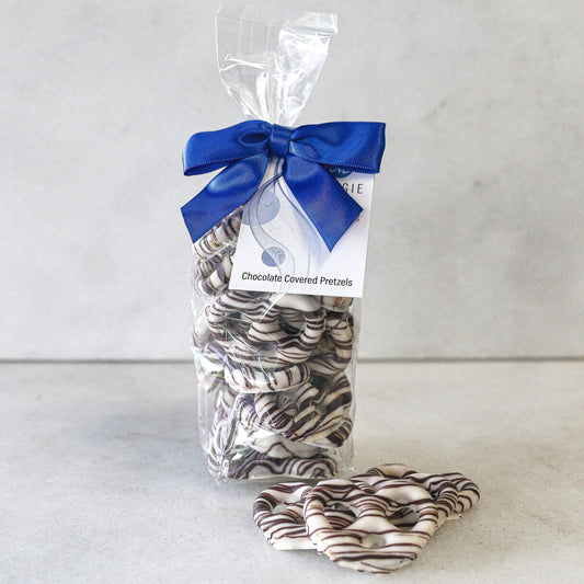 5oz White Chocolate Pretzels with Dark Chocolate Drizzle |