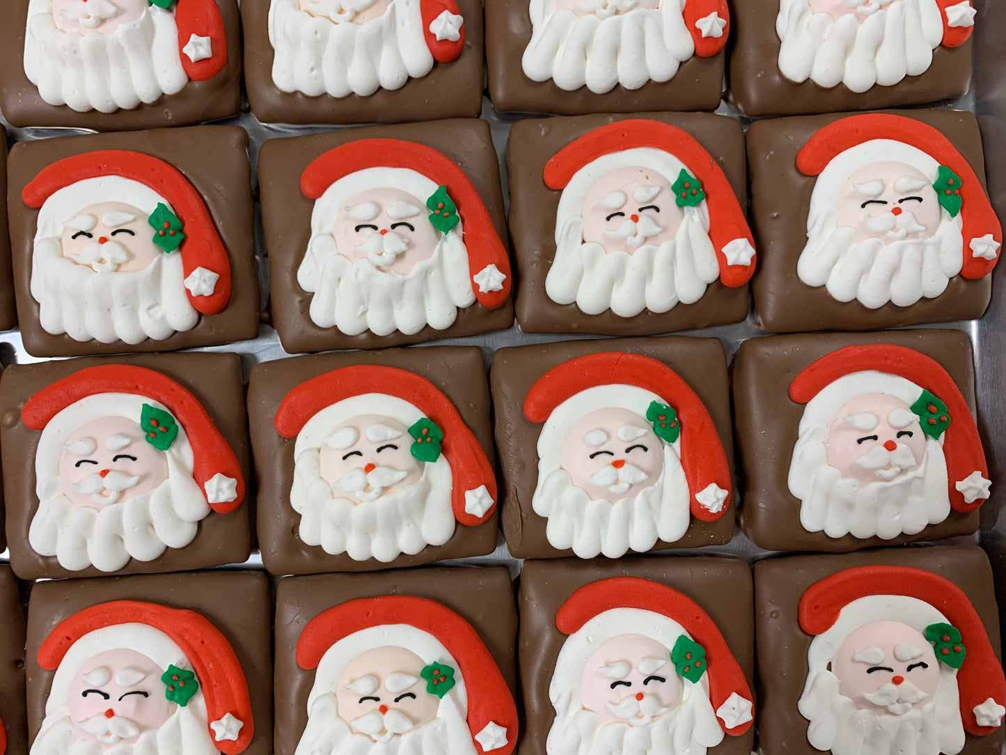 O'Shea's Candies Sweet Shop - Christmas O’Santa Face🎅Milk Choc Graham Cracker 1PK w/ Bow