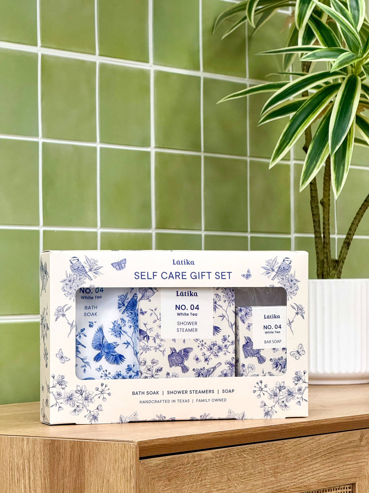 Latika Beauty - Self Care Gift Set - White Tea Bath, Steamer & Soap