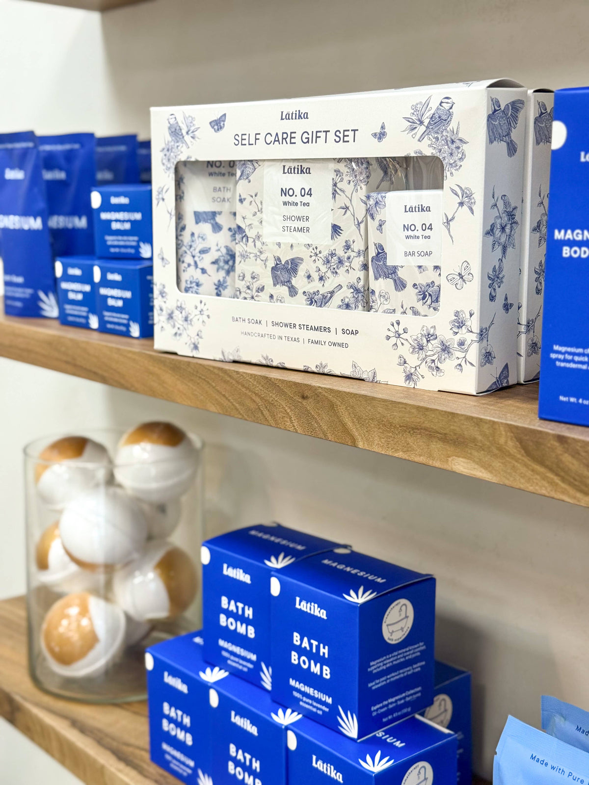 Latika Beauty - Self Care Gift Set - White Tea Bath, Steamer & Soap