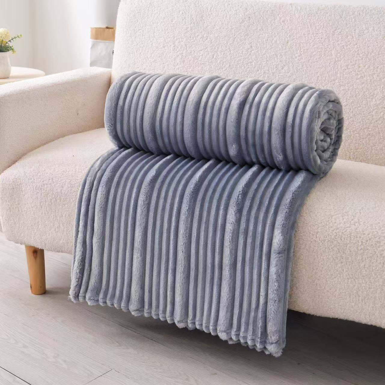 FLUFFERY - Plush Flunnel Throw – Ultra Soft Ribbed Blanket Texture