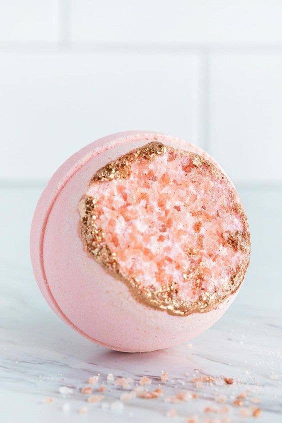 Crystal Bath Bomb - Geode - Amethyst