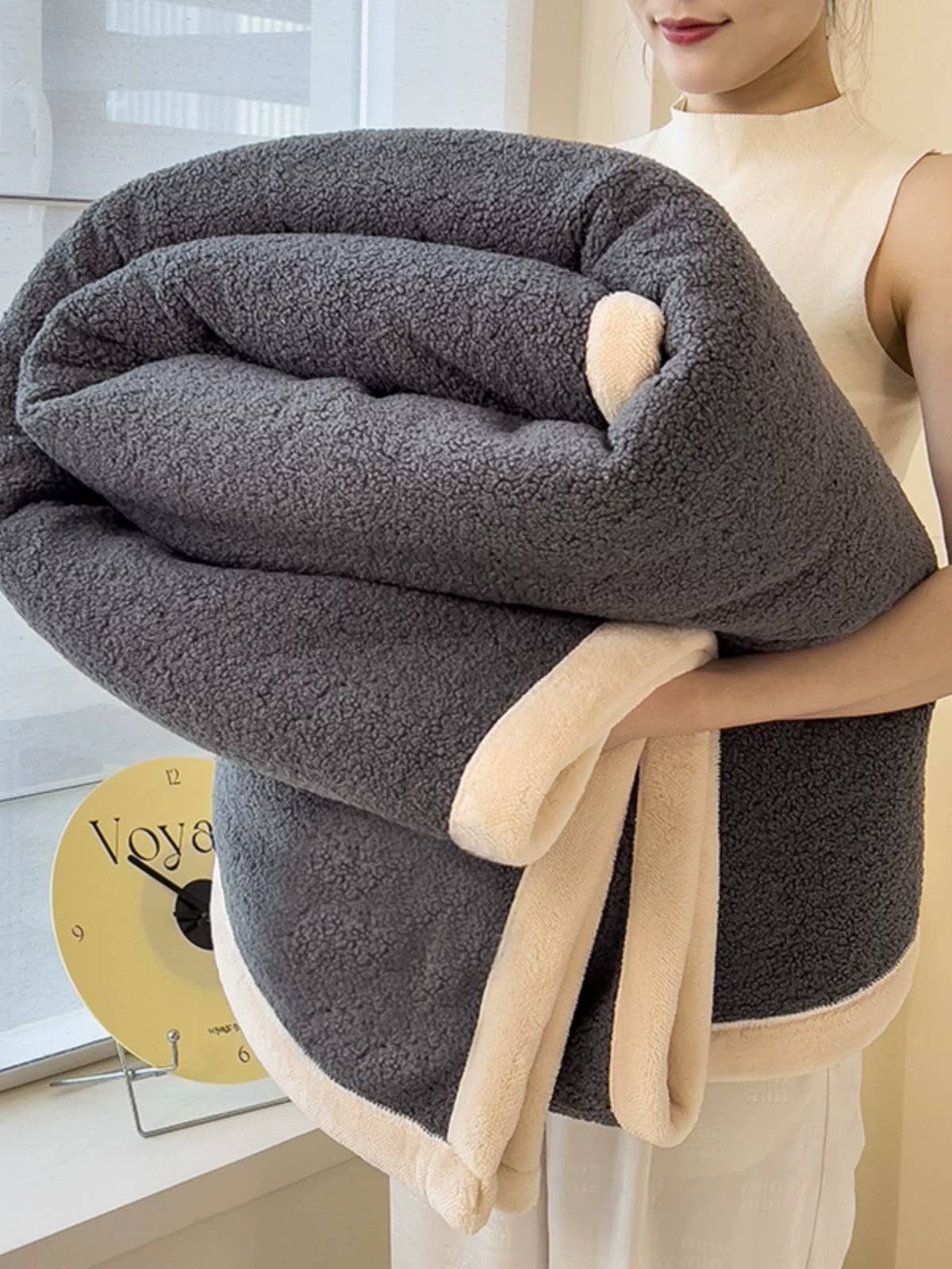 FLUFFERY - Teddy Curly Throw Blanket (2 sizes, 2 colors)