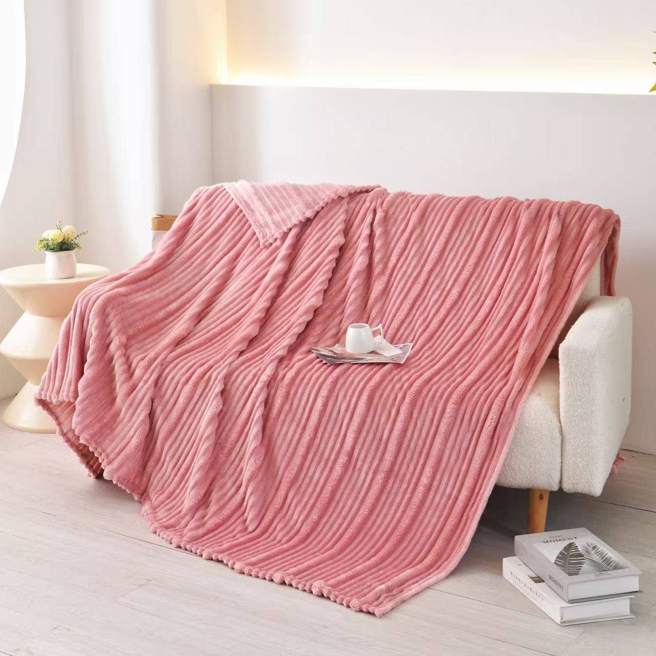 FLUFFERY - Plush Flunnel Throw – Ultra Soft Ribbed Blanket Texture