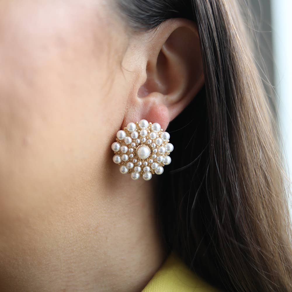 Kate Pearl Studded Stud Earrings in Ivory