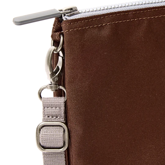 Carnaby Crossbody Bag Extra Large in Chocolate