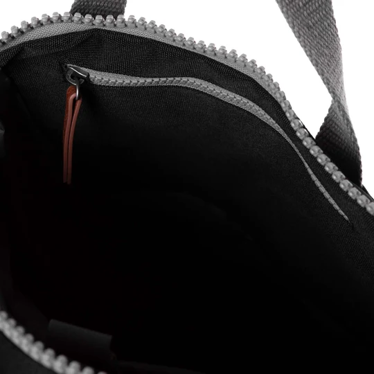 Finchley Backpack Medium in Ash