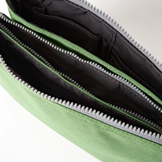 Carnaby Crossbody Bag Extra Large in Artichoke