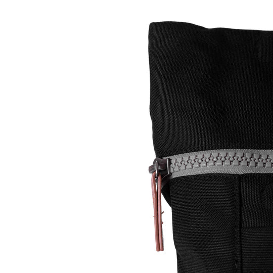 Finchley Backpack Medium in Ash