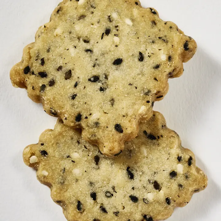 Black & White Sesame Savory Biscuit