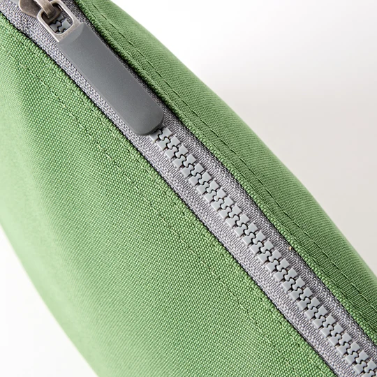Carnaby Crossbody Bag Extra Large in Artichoke